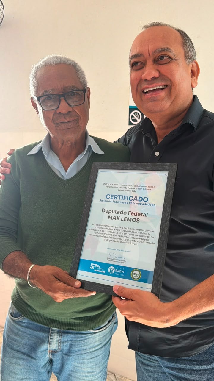 AAPVR homenageia deputado Max Lemos em agradecimento a emenda para a ILPI 1 AAPVR homenageia deputado Max Lemos em agradecimento a emenda para a ILPI 1